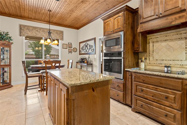 283 Briarleaf Circle, Hewitt, TX 76643