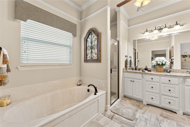 283 Briarleaf Circle, Hewitt, TX 76643