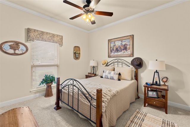 283 Briarleaf Circle, Hewitt, TX 76643