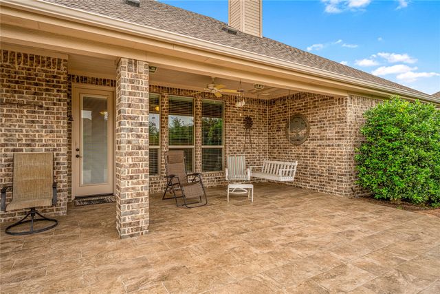 283 Briarleaf Circle, Hewitt, TX 76643