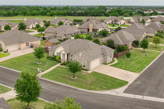 283 Briarleaf Circle, Hewitt, TX 76643
