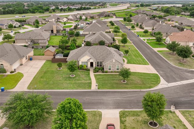 283 Briarleaf Circle, Hewitt, TX 76643