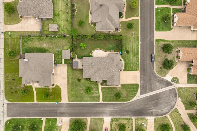 283 Briarleaf Circle, Hewitt, TX 76643