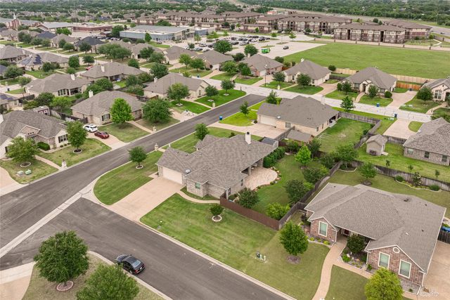 283 Briarleaf Circle, Hewitt, TX 76643