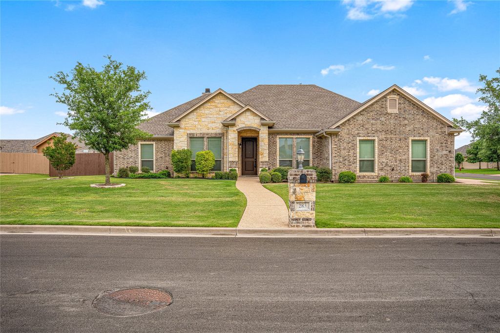 283 Briarleaf Circle, Hewitt, TX 76643