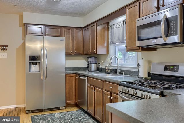 786 SUMMIT DR, Dallastown, PA 17313