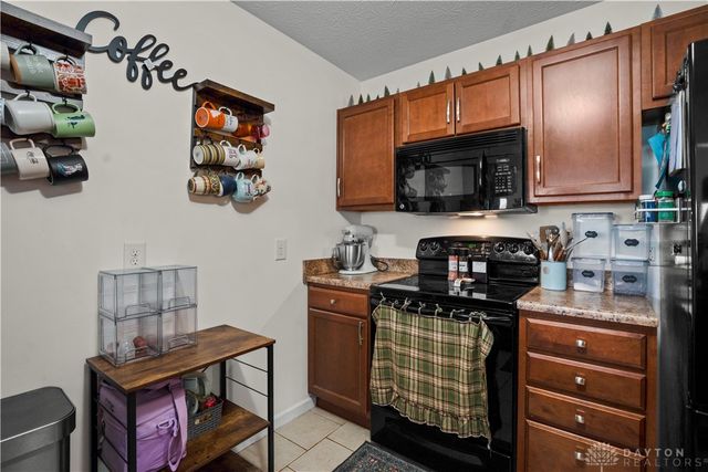 2801 Southlawn Avenue, Moraine, OH 45439