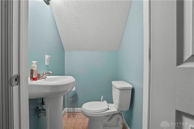 2801 Southlawn Avenue, Moraine, OH 45439