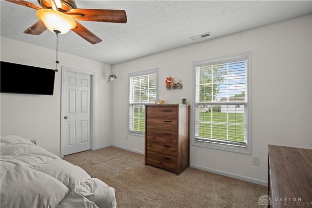 2801 Southlawn Avenue, Moraine, OH 45439