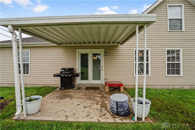 2801 Southlawn Avenue, Moraine, OH 45439