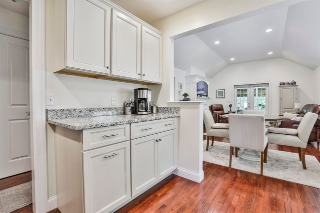 35 Furnival Road, Nashua, NH 03064