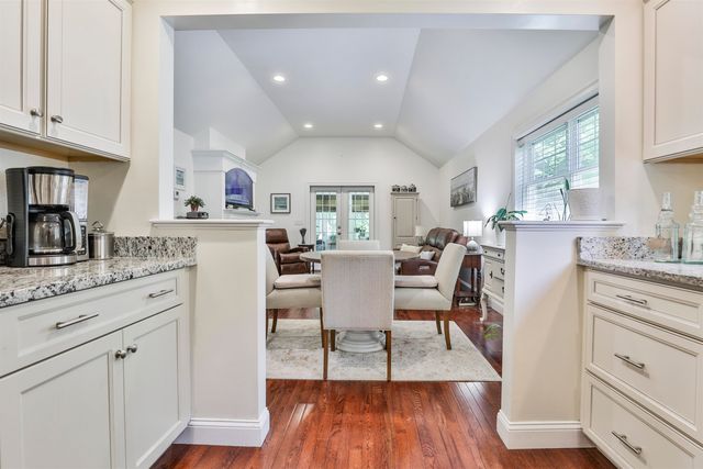 35 Furnival Road, Nashua, NH 03064