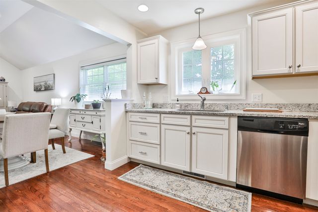 35 Furnival Road, Nashua, NH 03064