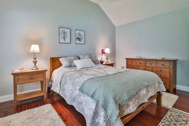 35 Furnival Road, Nashua, NH 03064