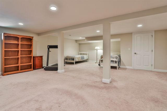 35 Furnival Road, Nashua, NH 03064
