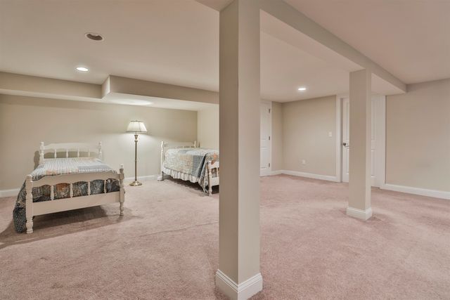 35 Furnival Road, Nashua, NH 03064