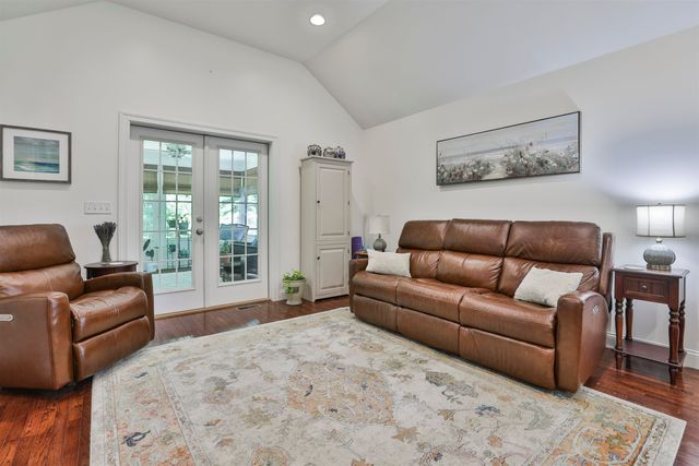 35 Furnival Road, Nashua, NH 03064