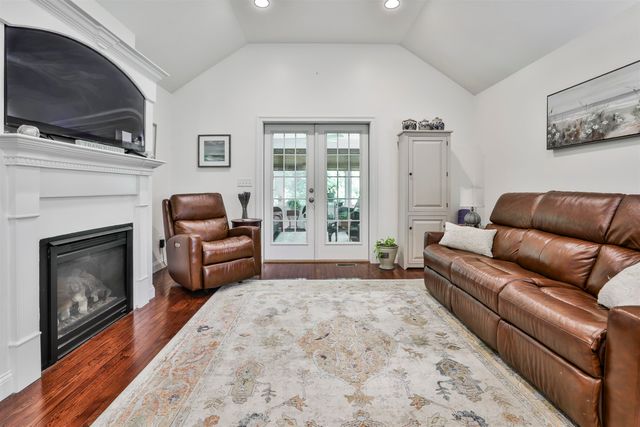 35 Furnival Road, Nashua, NH 03064