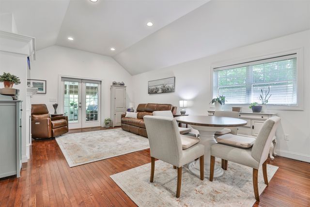 35 Furnival Road, Nashua, NH 03064