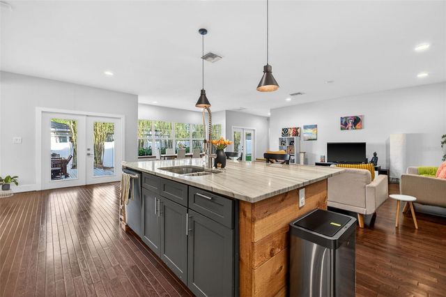 1310 47TH AVENUE N, St Petersburg, FL 33703