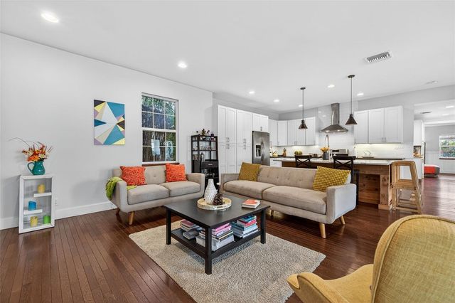 1310 47TH AVENUE N, St Petersburg, FL 33703