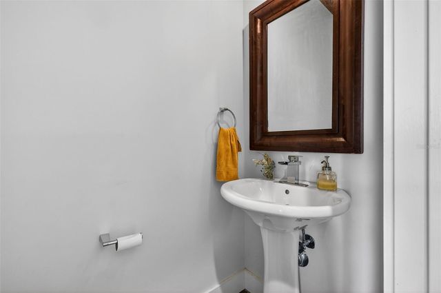 1310 47TH AVENUE N, St Petersburg, FL 33703