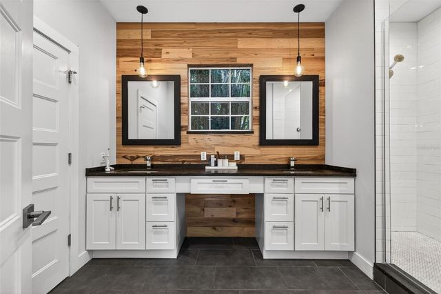 1310 47TH AVENUE N, St Petersburg, FL 33703