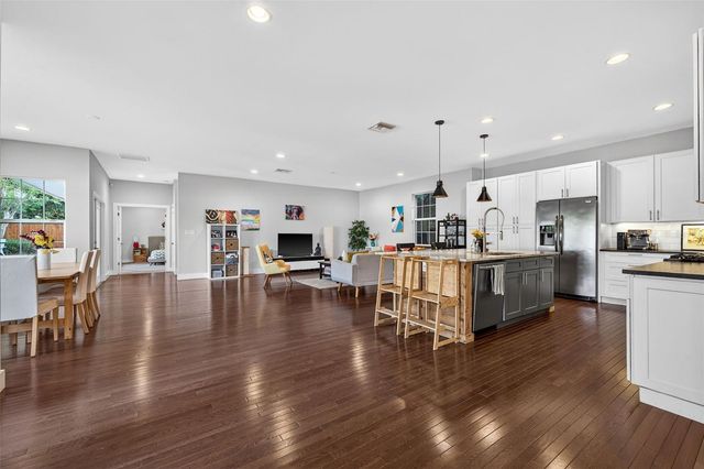 1310 47TH AVENUE N, St Petersburg, FL 33703