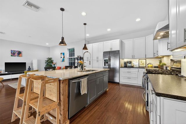 1310 47TH AVENUE N, St Petersburg, FL 33703