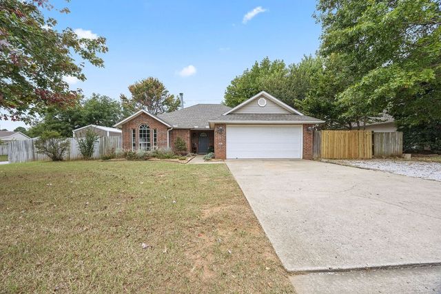 1471 Genoa Avenue, Fayetteville, AR 72704