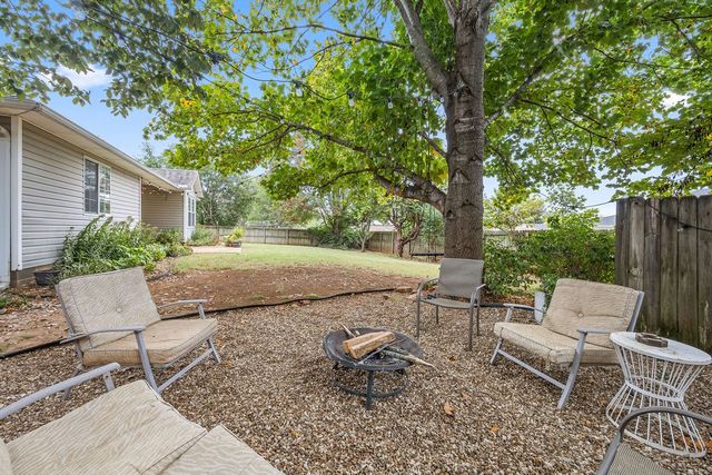 1471 Genoa Avenue, Fayetteville, AR 72704