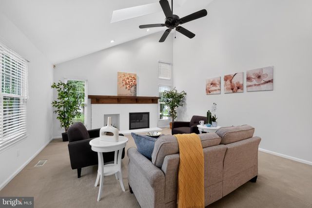 18 BURNHAM LN, Voorhees, NJ 08043