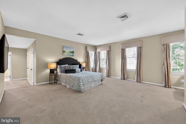 18 BURNHAM LN, Voorhees, NJ 08043