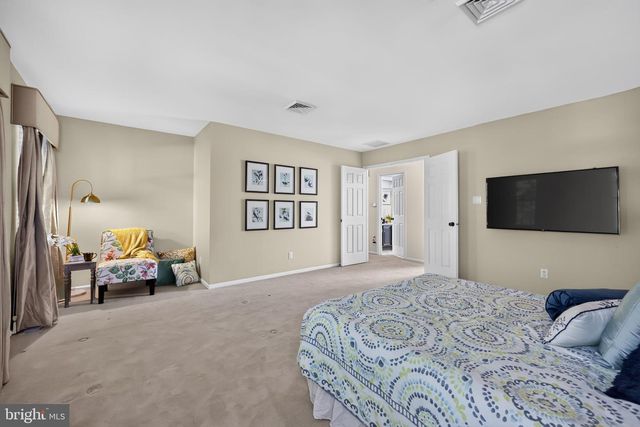 18 BURNHAM LN, Voorhees, NJ 08043