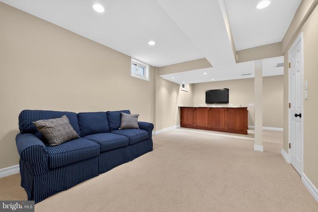 18 BURNHAM LN, Voorhees, NJ 08043