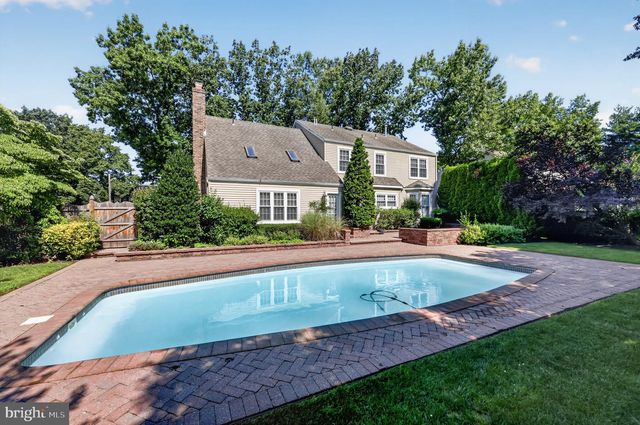 18 BURNHAM LN, Voorhees, NJ 08043
