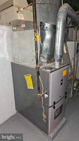 21 W 21ST ST, Chester, PA 19013