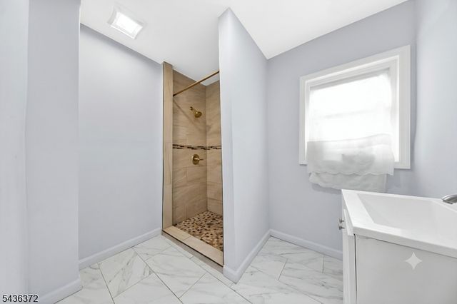 313 Livingston St, Elizabeth City, NJ 07206