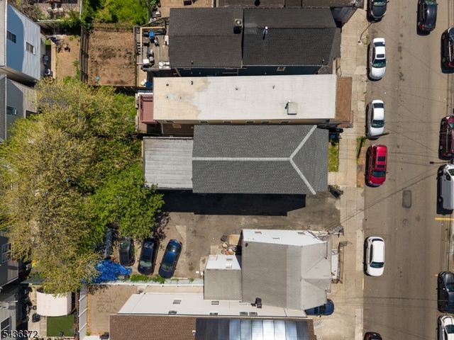313 Livingston St, Elizabeth City, NJ 07206