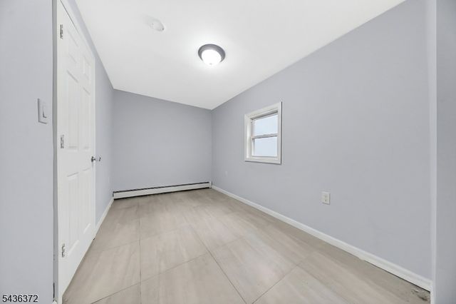 313 Livingston St, Elizabeth City, NJ 07206
