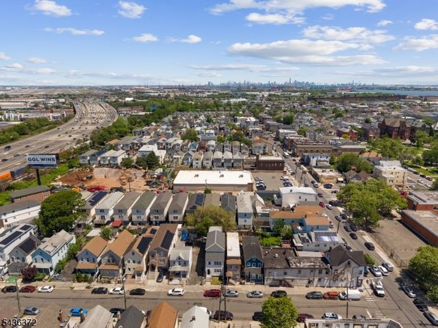 313 Livingston St, Elizabeth City, NJ 07206