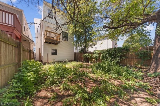 313 Livingston St, Elizabeth City, NJ 07206