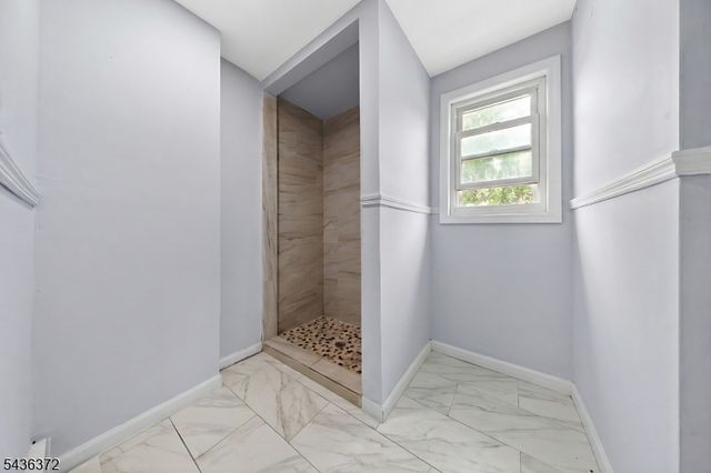 313 Livingston St, Elizabeth City, NJ 07206