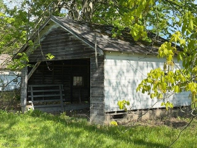 4191 Hallock Young Road, Newton Falls, OH 44444