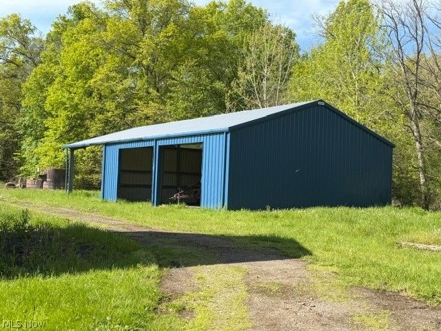 4191 Hallock Young Road, Newton Falls, OH 44444