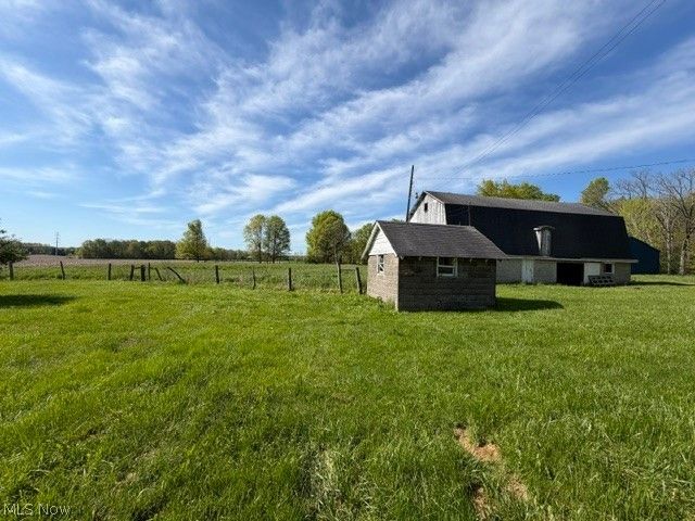 4191 Hallock Young Road, Newton Falls, OH 44444