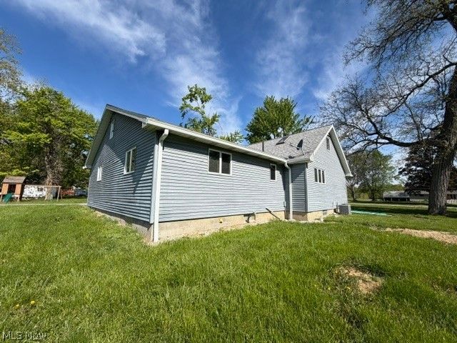 4191 Hallock Young Road, Newton Falls, OH 44444