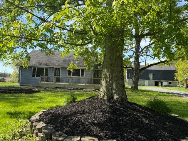 4191 Hallock Young Road, Newton Falls, OH 44444
