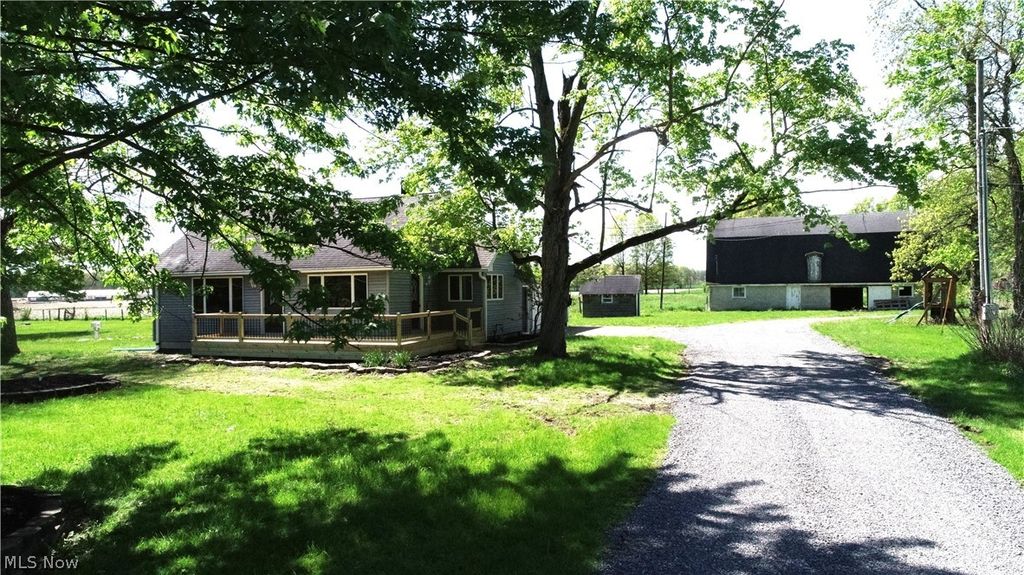 4191 Hallock Young Road, Newton Falls, OH 44444