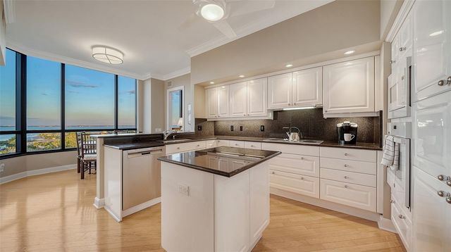 1281 GULF OF MEXICO DRIVE 708, Longboat Key, FL 34228